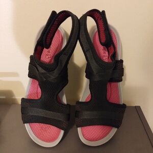 Women's BareTraps Soozie Open Toe Sandals Black Gray Pink Size 6.5 Pre-owned EUC